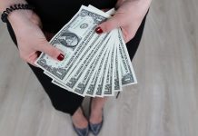 Кои се најголемите добитници од рекордната јавна понуда на SpaceX?