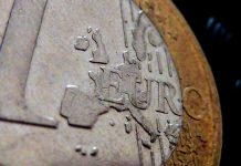 По пет месеци раст, инфлацијата во еврозоната се лади