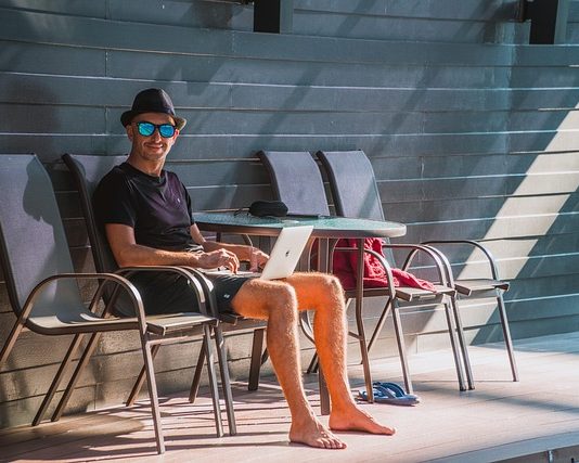 Работниците веќе не сакаат плата и службен автомобил – еве што навистина бараат!