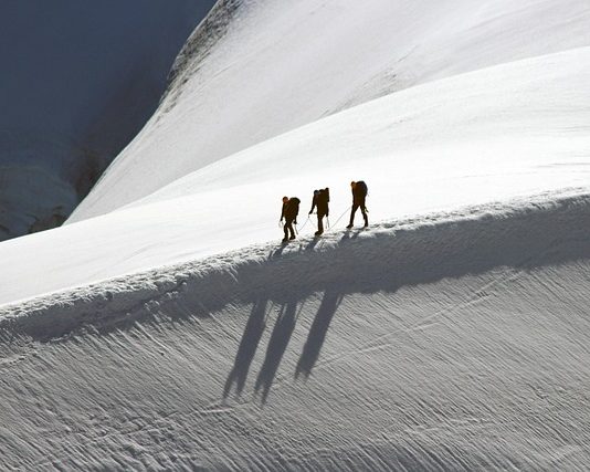 Од менаџер до лидер: Престанете да решавате проблеми, почнете да тренирате луѓе