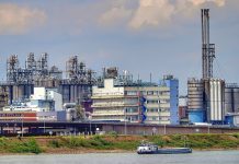 Русија губи клучен купувач: Индија го стопира увозот на сурова нафта поради страв од санкции