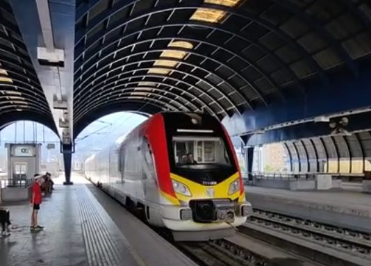 Над 840.000 патници на аеродромите, со воз се превезле само 24 илјади луѓе!