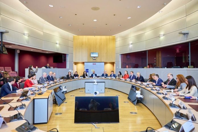 viber_image_2025-12-17_20-17-05-885