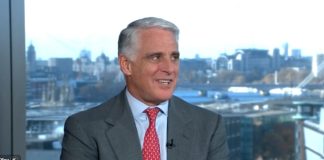 Извршниот директор на „УниКредит Груп“ е подготвен за уште еден мандат