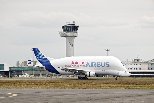 dylan_agbagni-airport-6847561_640