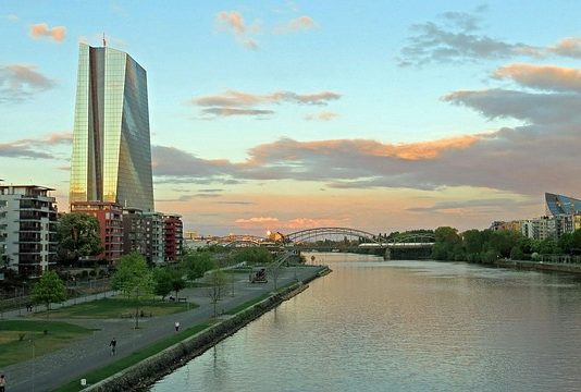 ЕЦБ бара од банките до крајот на октомври план за зајакнување на безбедноста од напади со вештачка интелигенција