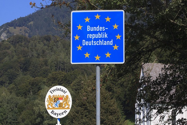 stux-border-3684804_640