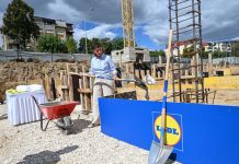 Lidl ја проширува инвестицијата во Битола: Поставен камен-темелник за вториот маркет