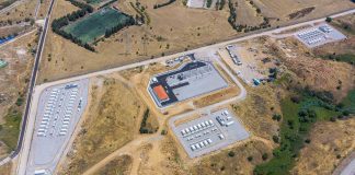 HELLENiQ ENERGY ја пушти во употреба својата прва батериска постројка за складирање електрична енергија во Солун
